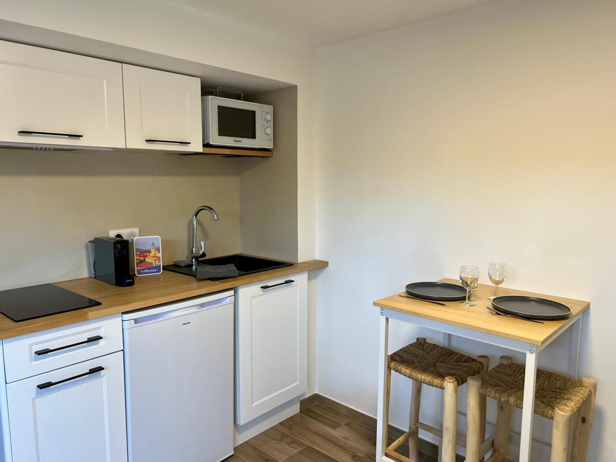 Studio With Private Car Park And Air Con วัลบอนน์ ภายนอก รูปภาพ